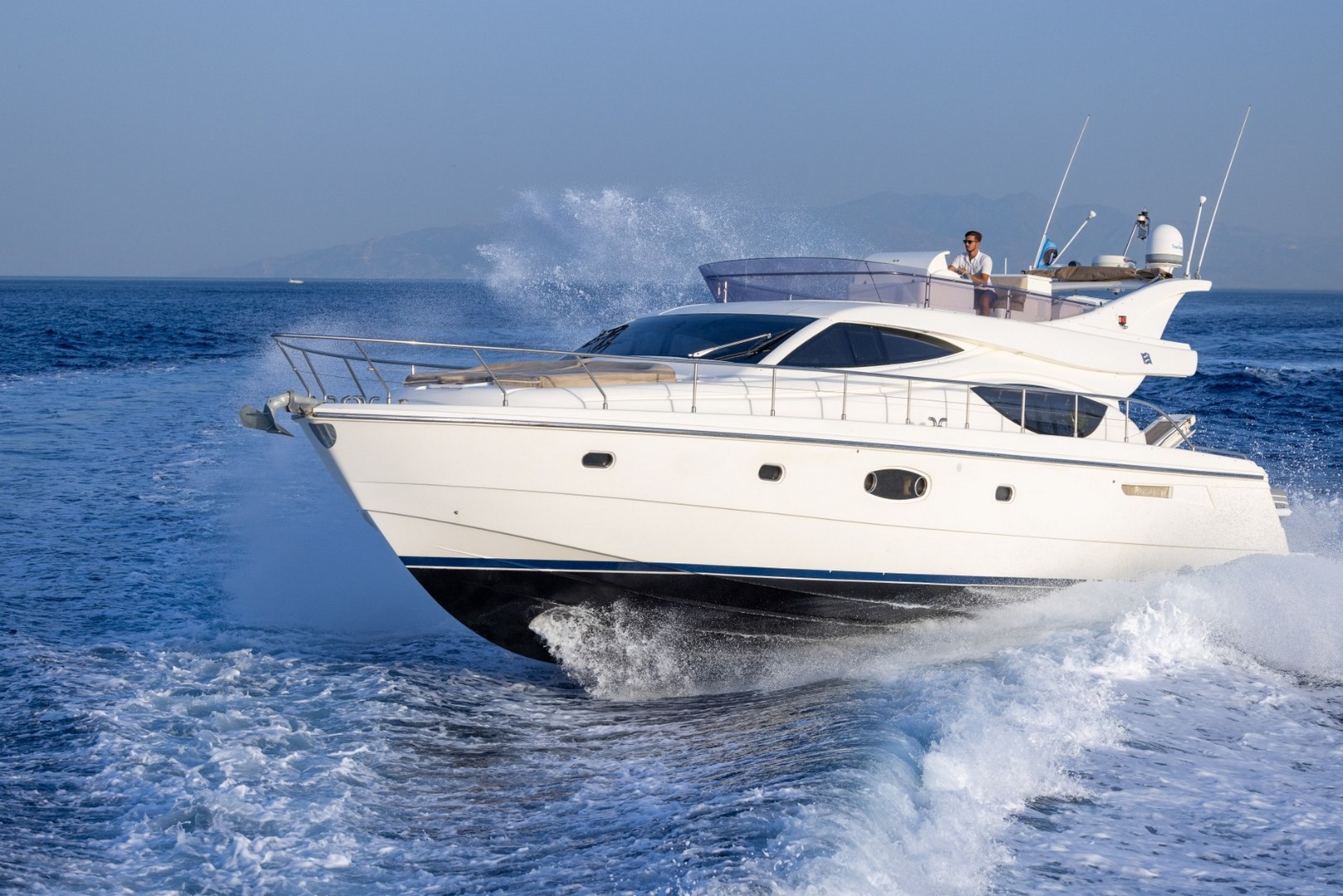 Read more about the article CARTE BLANCHE – Ferretti 55′